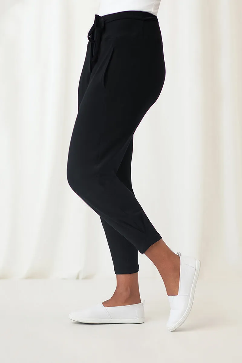 Belted Pleat Hem Jogger | Black