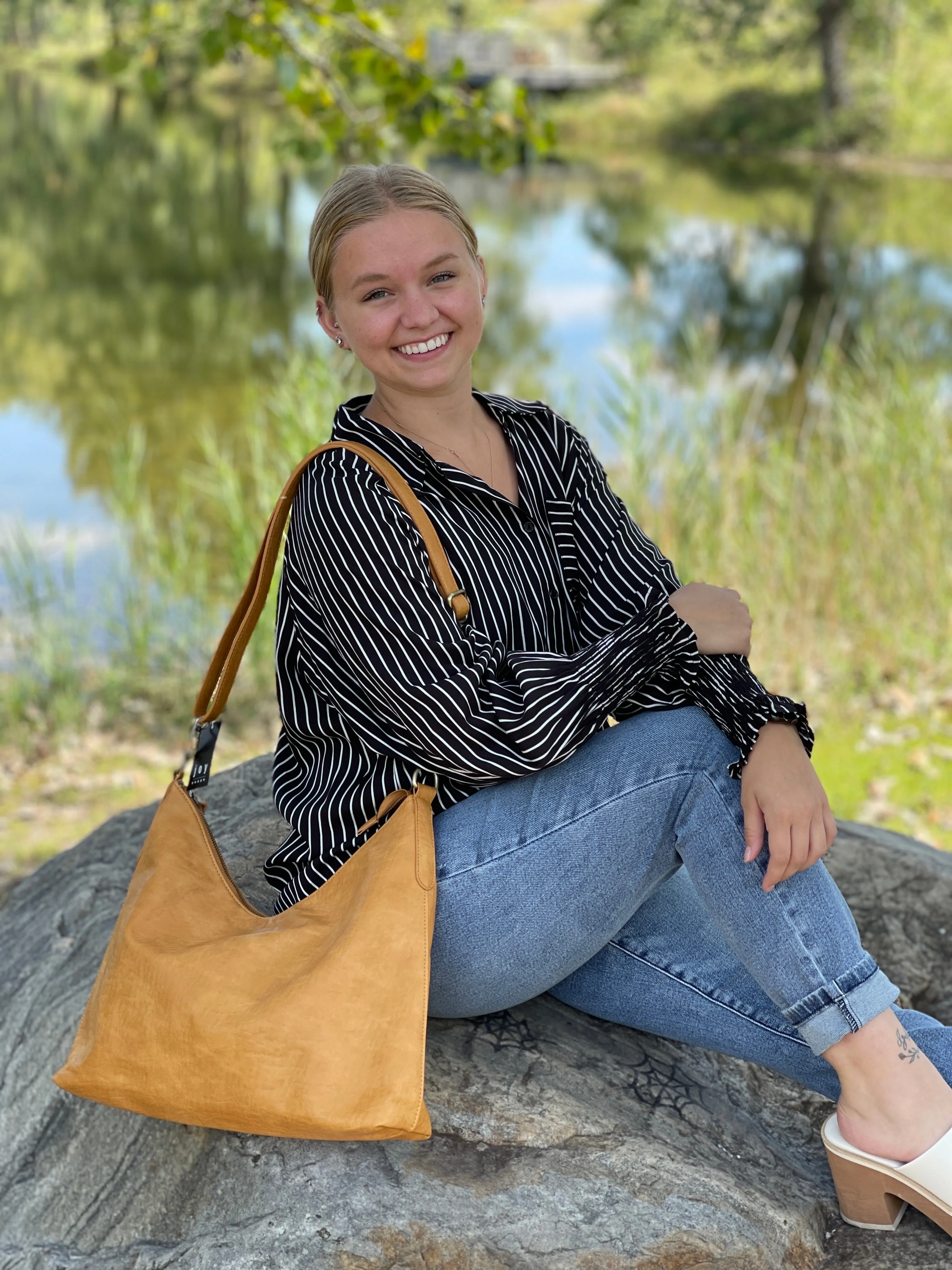 BLACK/WHITE VERTICAL STRIPE BUTTON UP BLOUSE