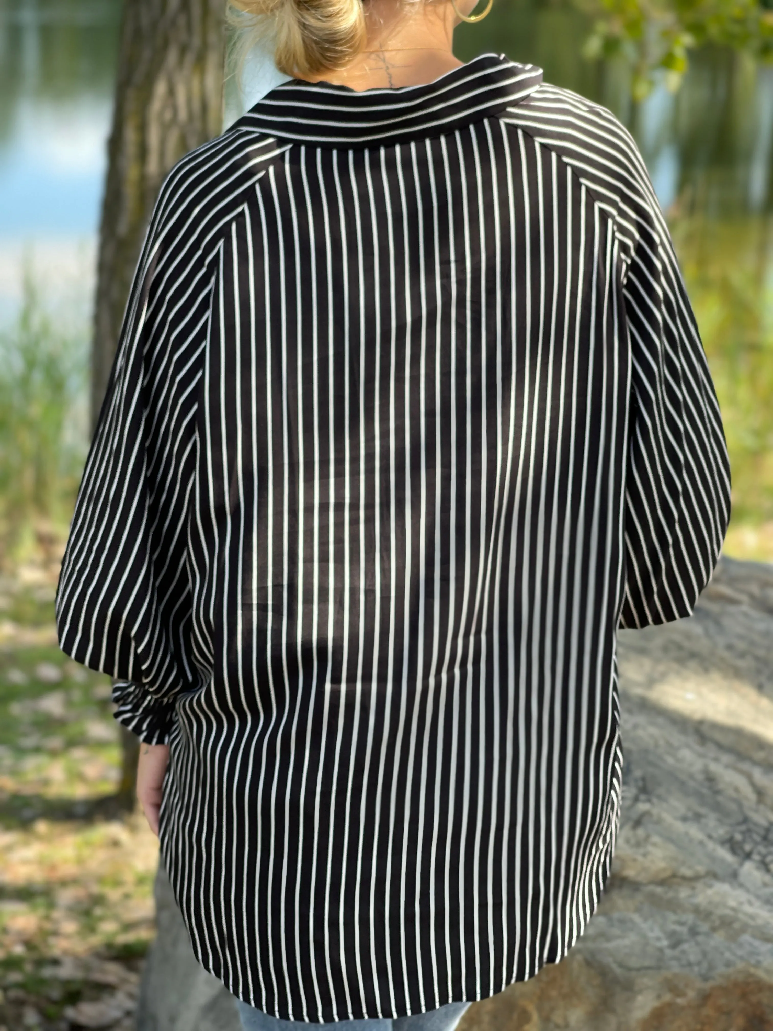 BLACK/WHITE VERTICAL STRIPE BUTTON UP BLOUSE