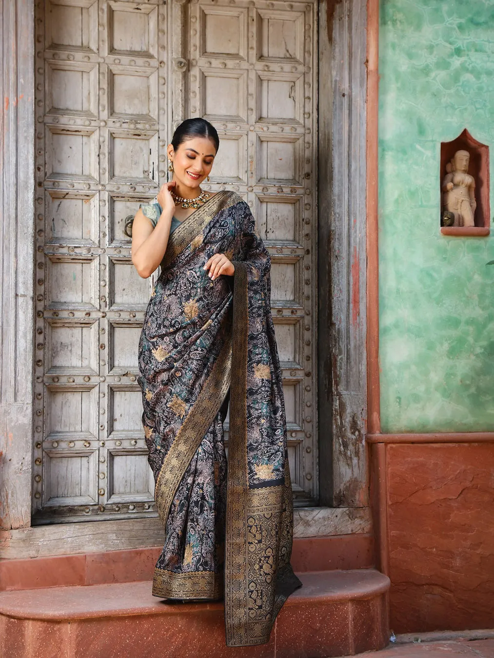 Digital Paisley Printed Handloom Saree