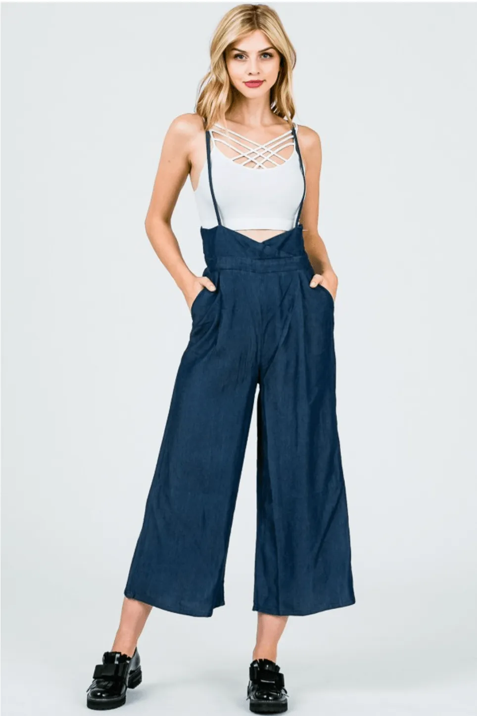 Wide Leg Capri Jeans with Suspenders